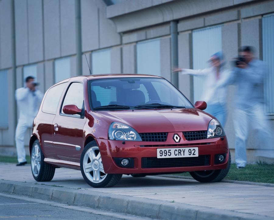  Renault Clio Sport 2002 года  (фото 31 из 76)